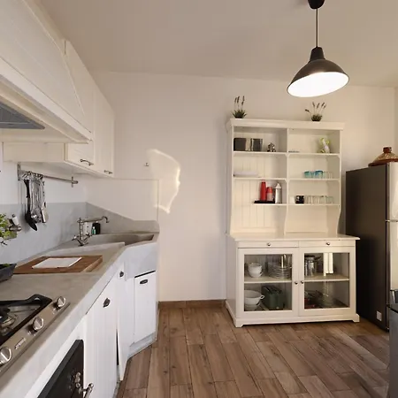 Penthouse With A View アパート