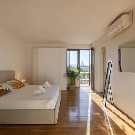 Penthouse With A View Apartament