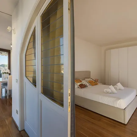 Penthouse With A View アパート *